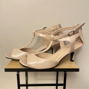 Town Shoes Chic Nude T-Strap Low Heel - Size 9